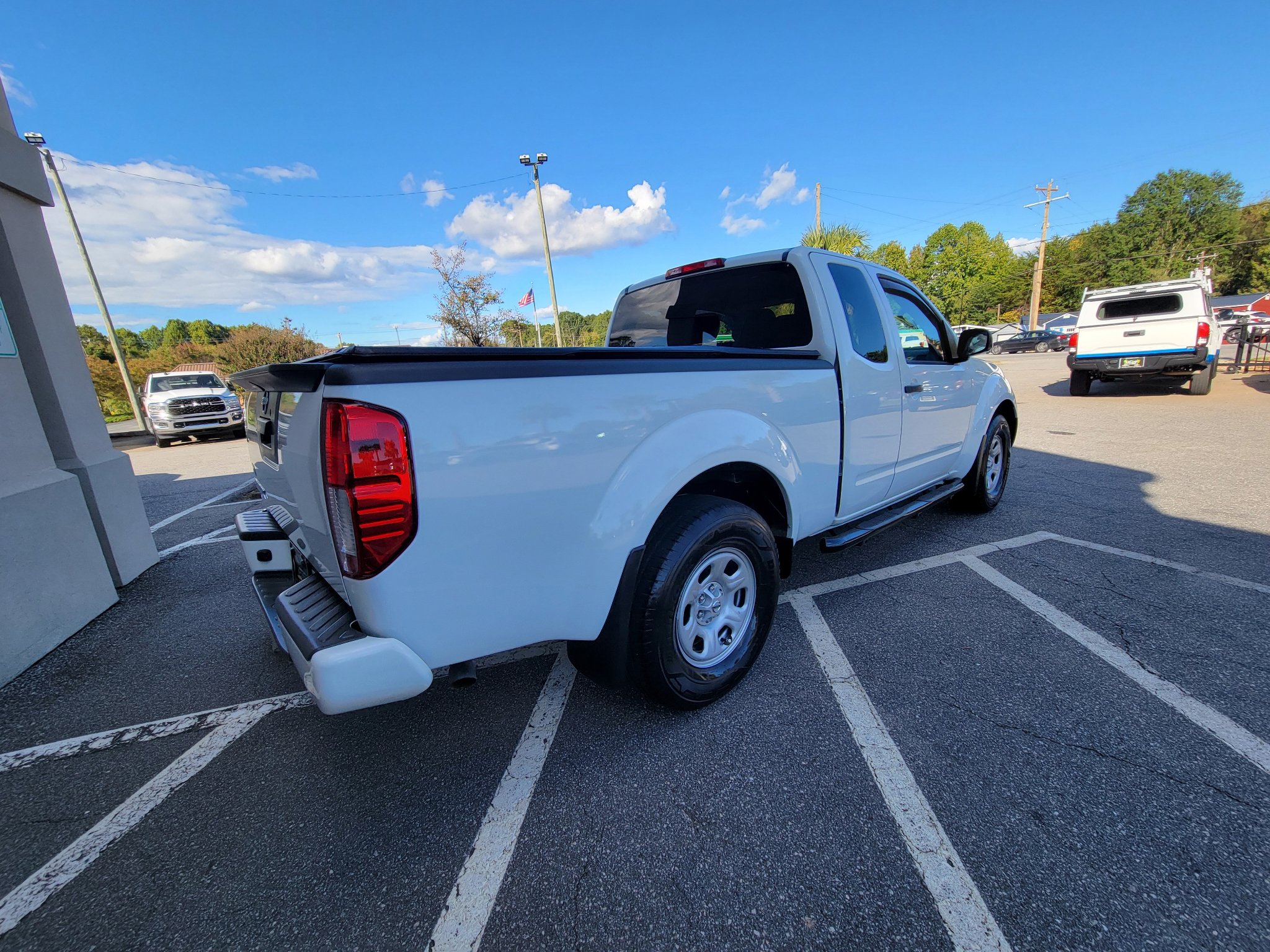 Used 2020 Nissan Frontier S w/ S Utility Package image 18