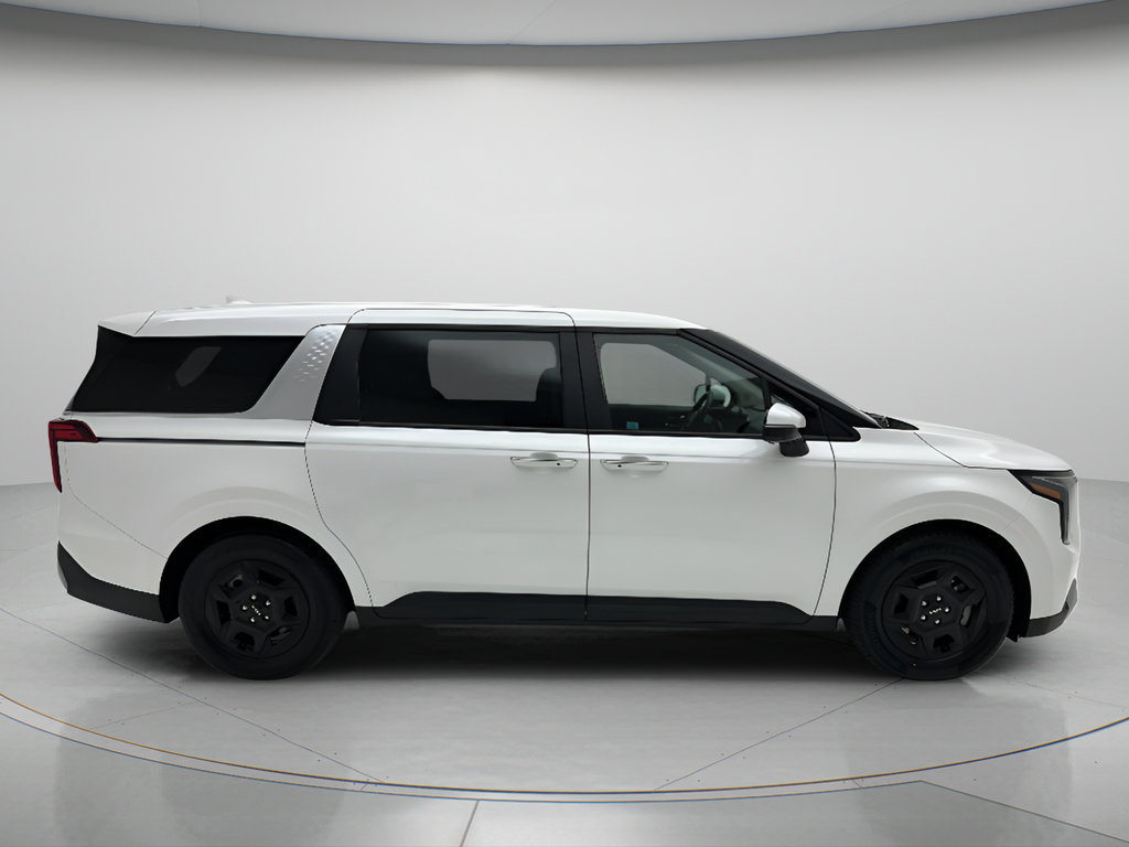 Used 2025 Kia Carnival FWD image 4