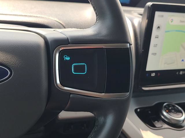 Used 2025 Ford Expedition Active AWD/4WD image 18