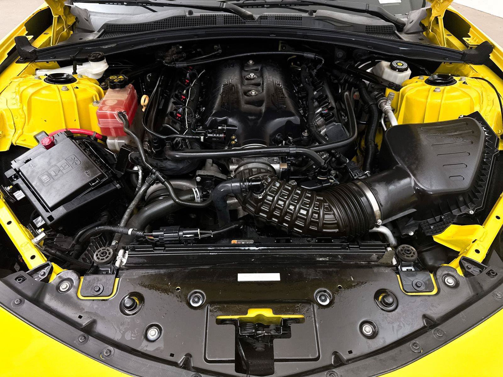 Used 2017 Chevrolet Camaro SS RWD image 9