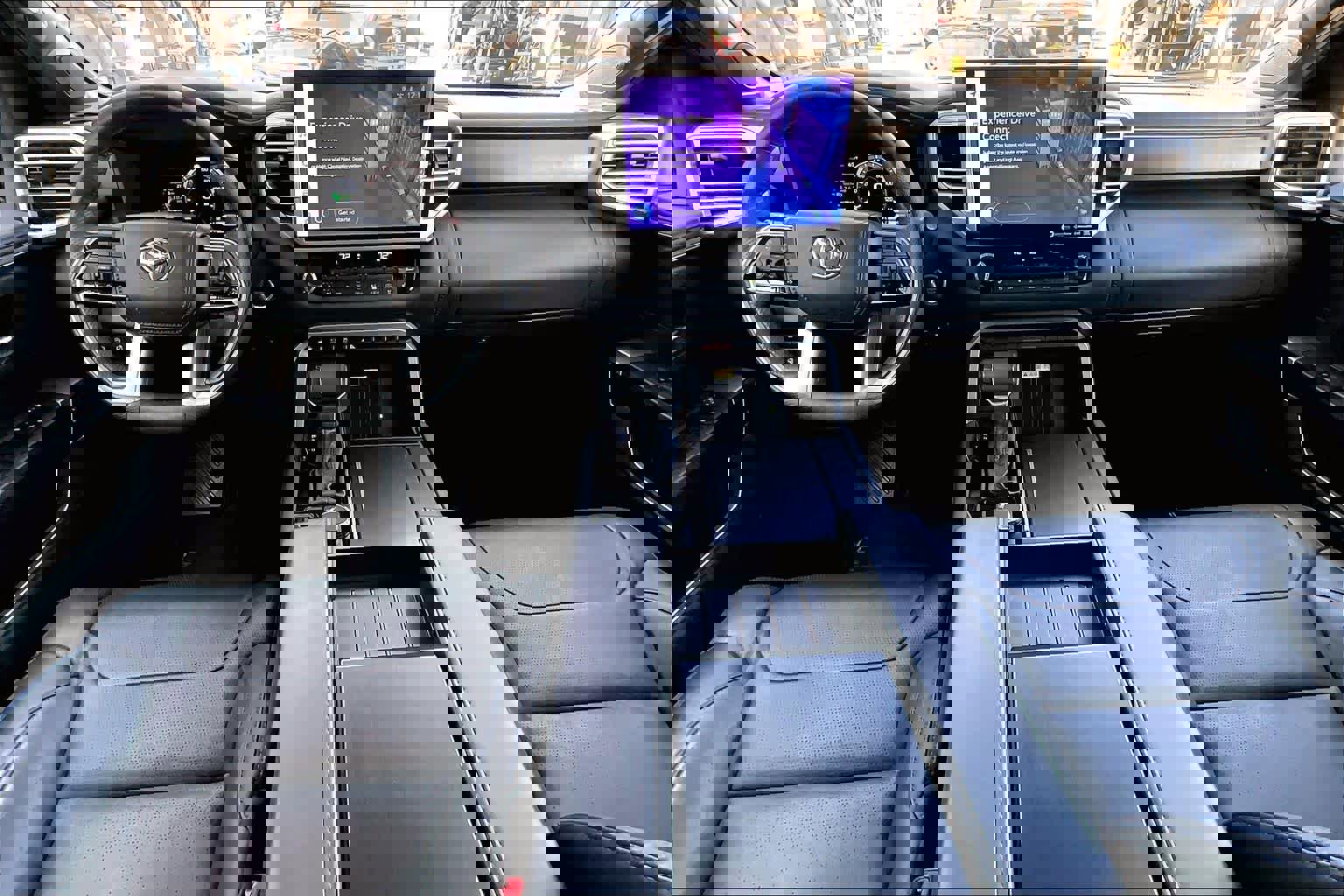 Used 2023 Toyota Tundra Platinum image 16