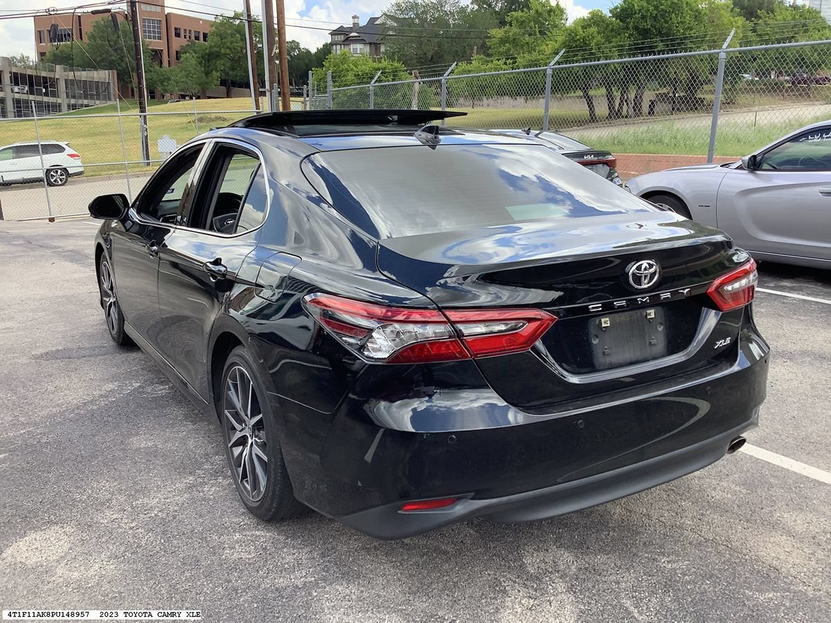 Used 2023 Toyota Camry XLE w/ Navigation Package FWD image 4