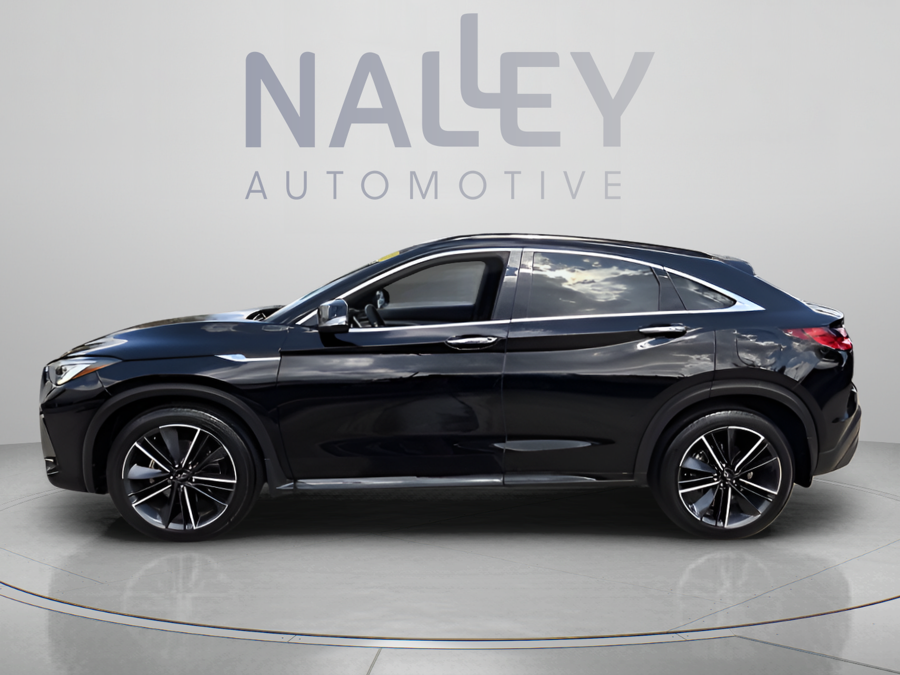 Certified 2023 INFINITI QX55 Luxe w/ Cargo Package AWD/4WD image 2