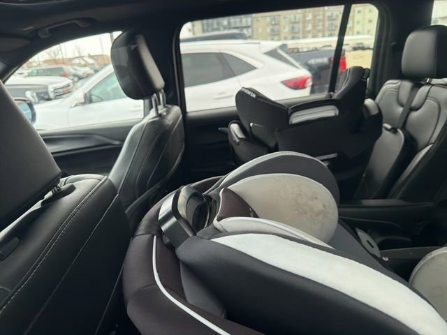 Used 2023 Jeep Grand Cherokee L Altitude image 9