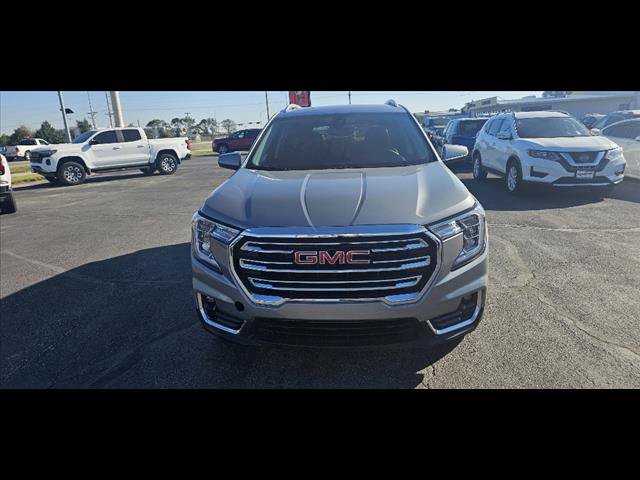 Used 2024 GMC Terrain SLT AWD/4WD image 8