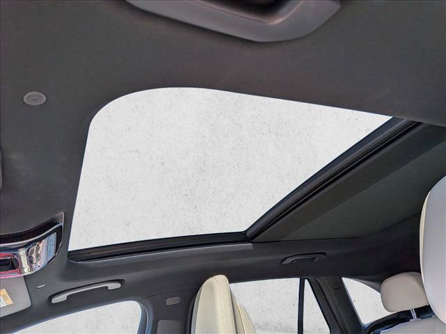 Used 2025 Mercedes-Benz GLC 350e 4MATIC image 16