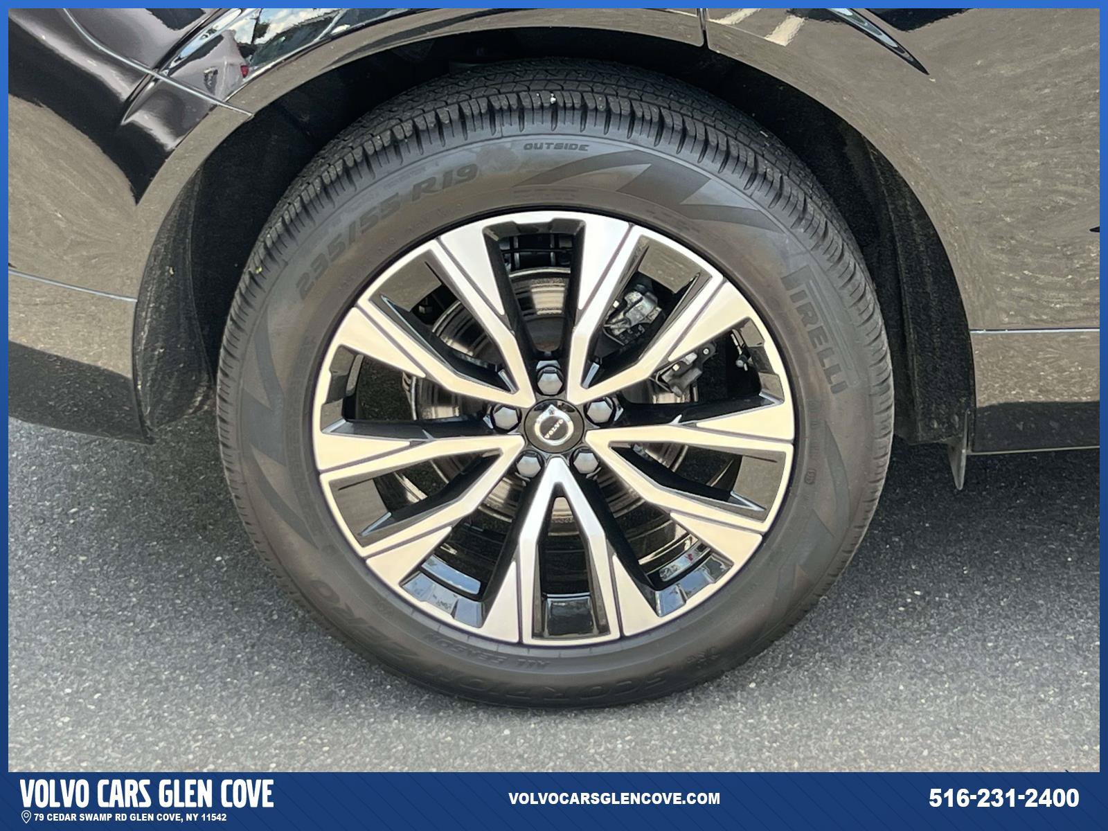 Used 2024 Volvo XC60 B5 Plus AWD/4WD image 6