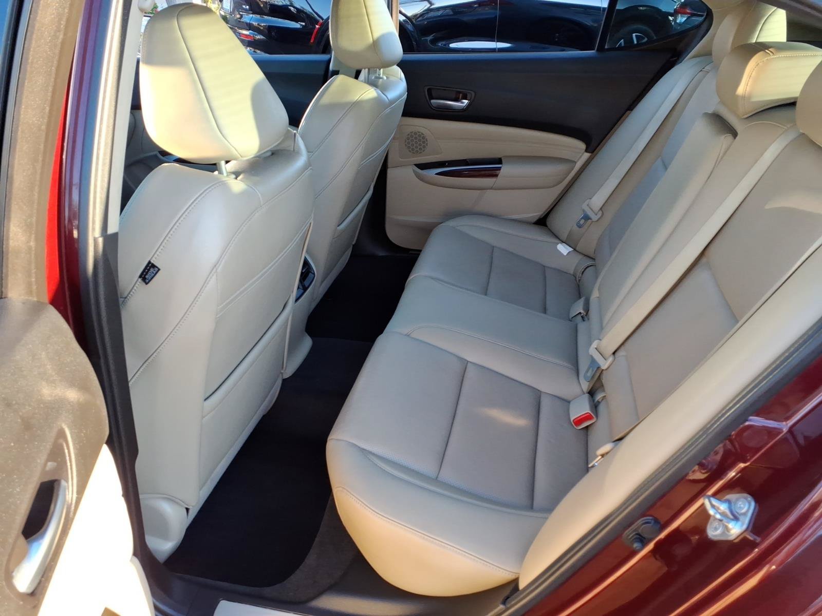 Used 2015 Acura TLX w/ Technology Package FWD image 9