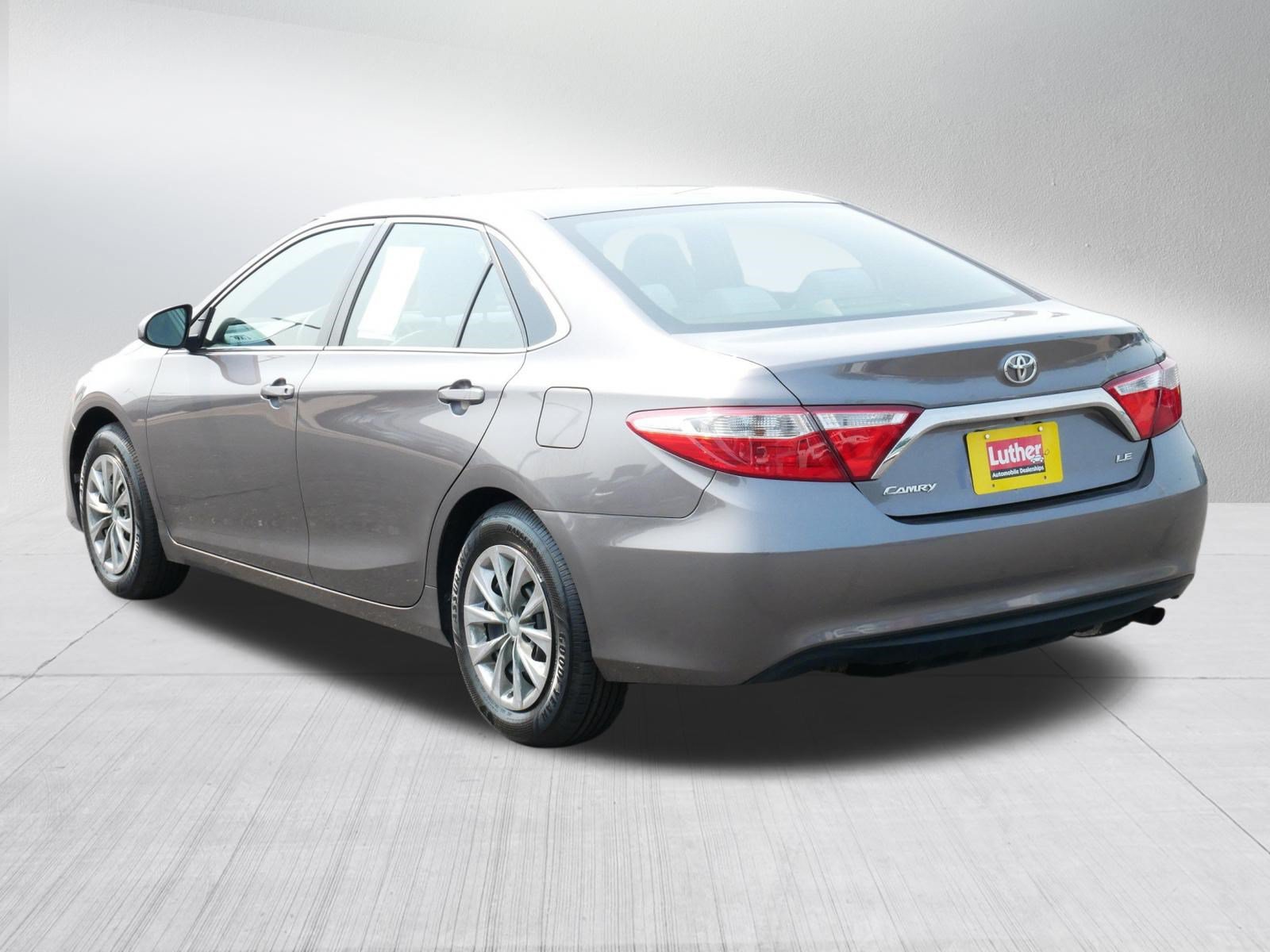 Used 2015 Toyota Camry LE FWD image 5
