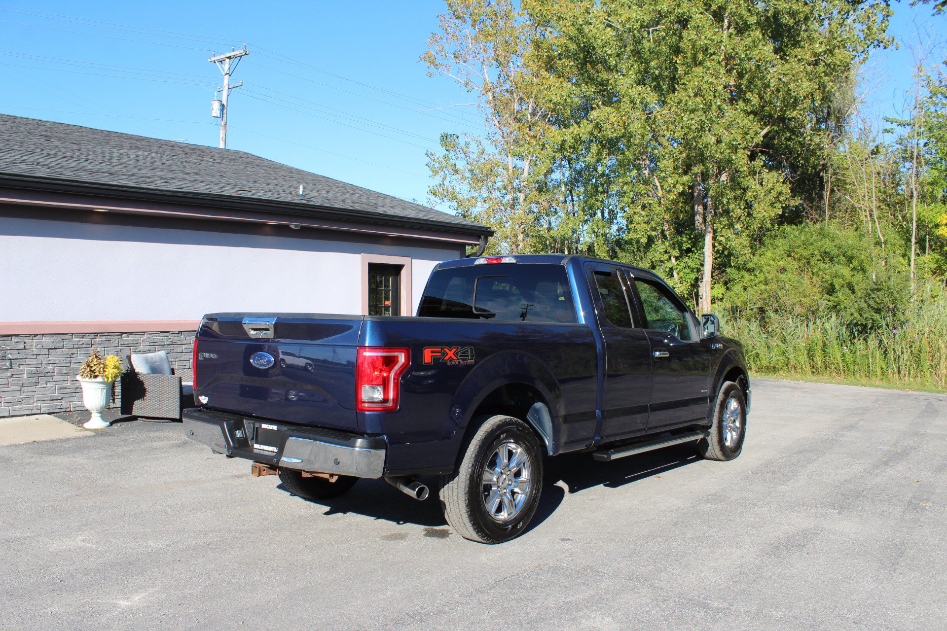 Used 2016 Ford F150 XLT w/ Equipment Group 302A Luxury AWD/4WD image 4