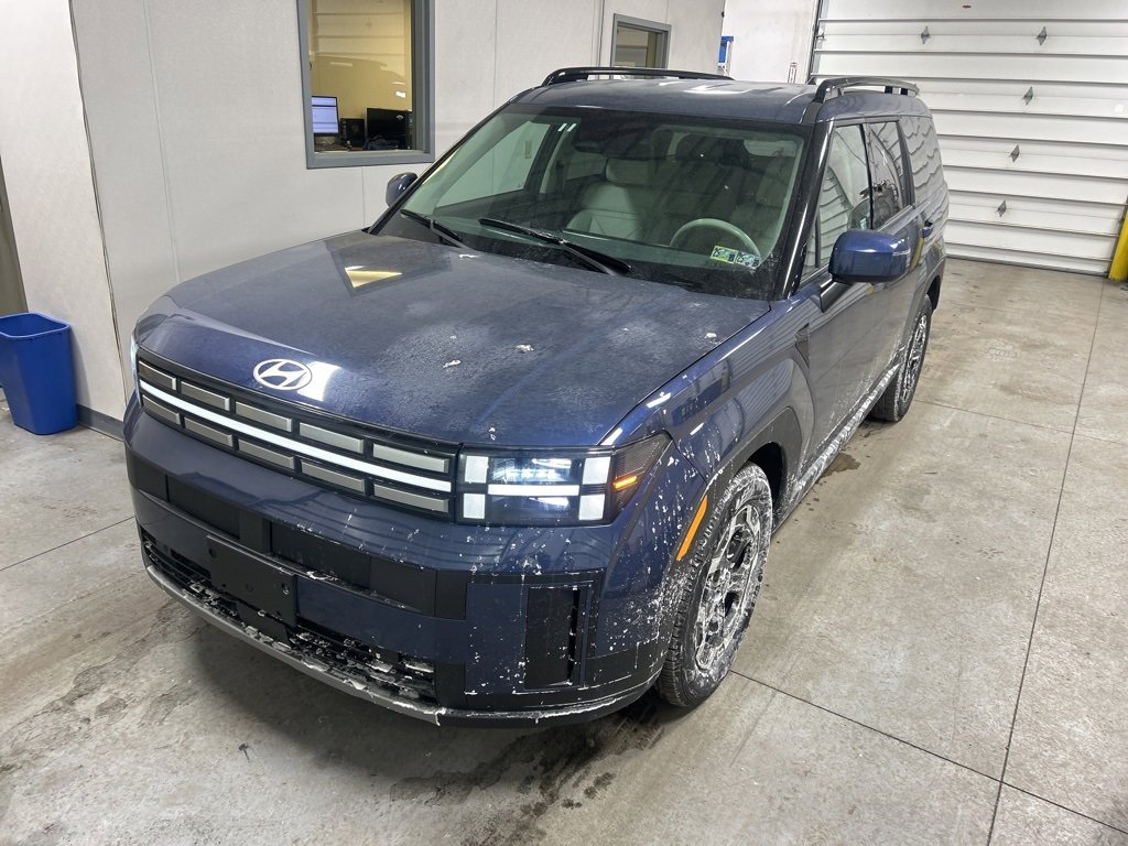 Used 2025 Hyundai Santa Fe SEL image 2