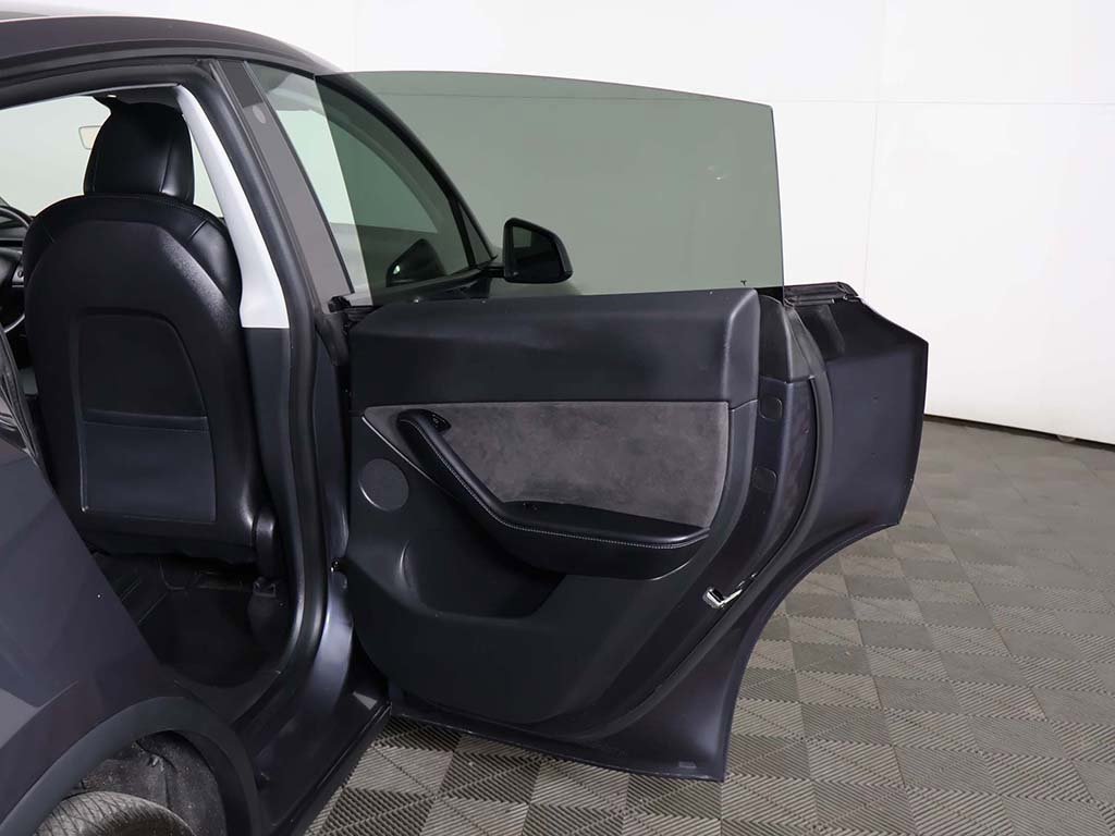 Used 2021 Tesla Model Y 2WD image 23