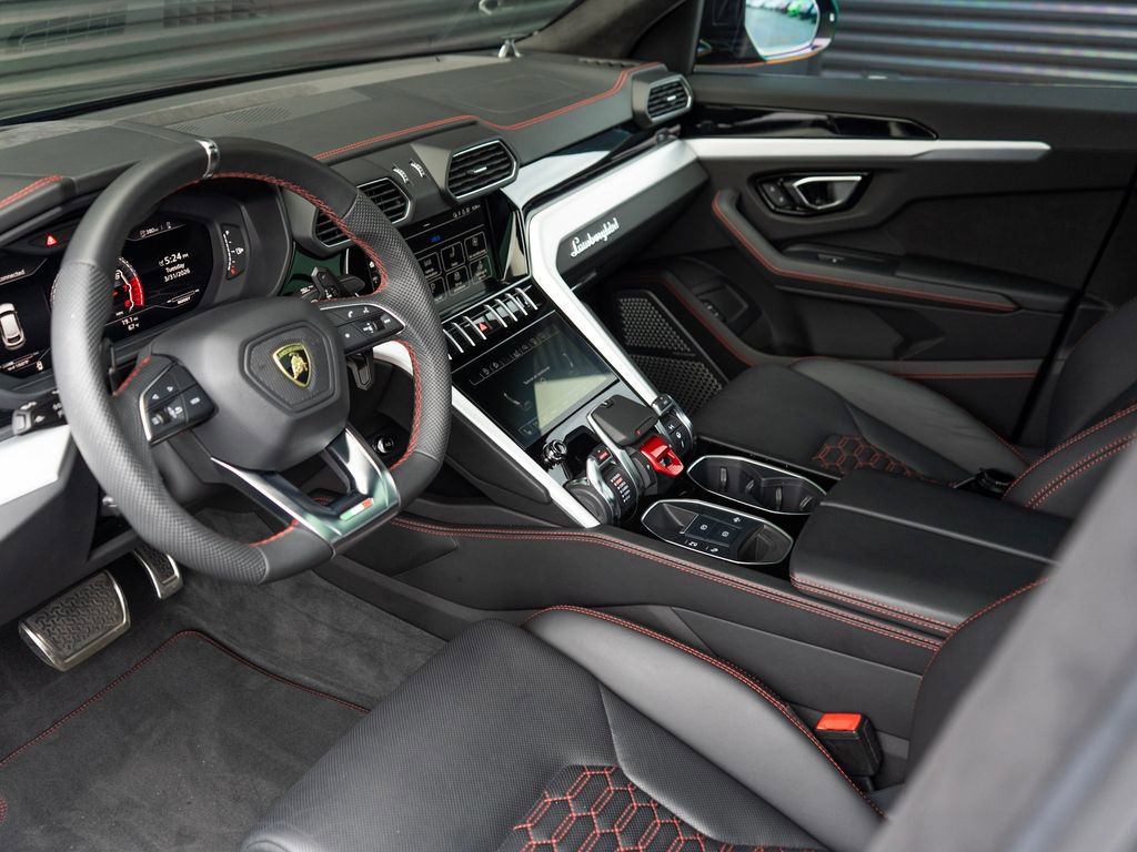Used 2021 Lamborghini Urus image 5
