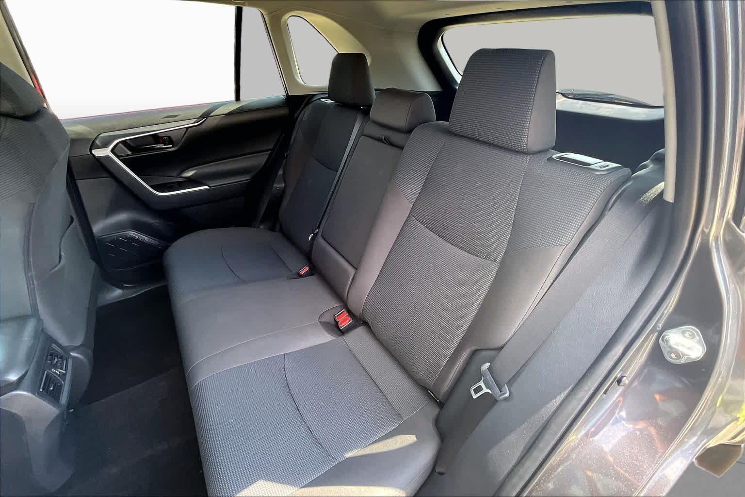 Used 2024 Toyota RAV4 LE FWD image 18