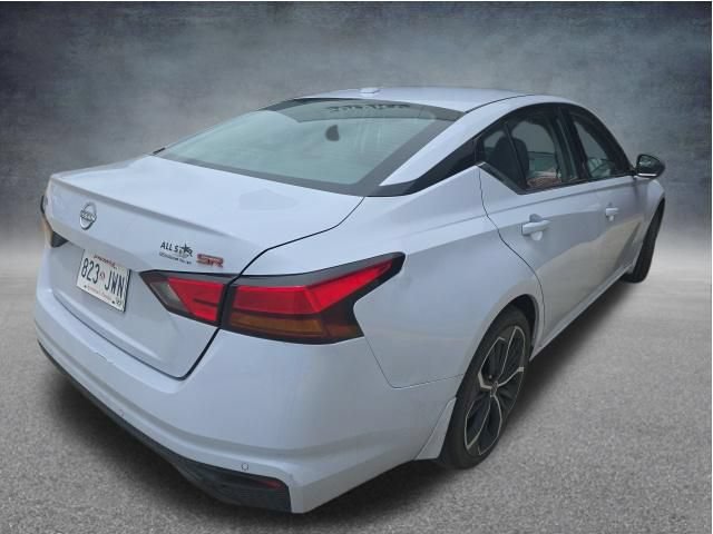 Used 2024 Nissan Altima 2.5 SR FWD image 10