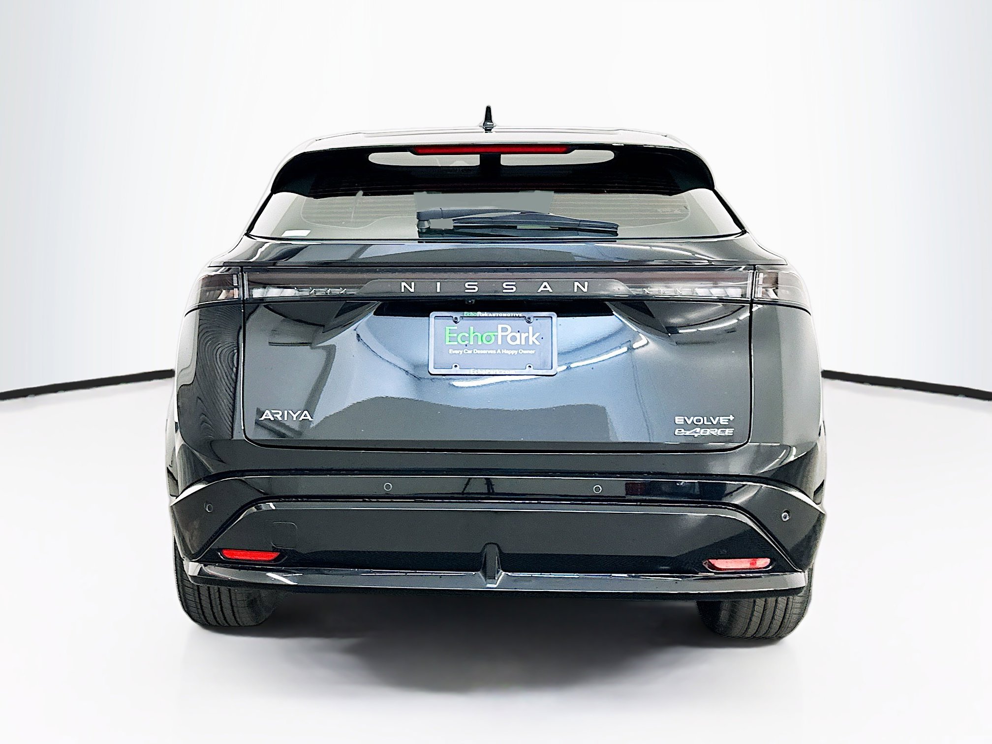Used 2023 Nissan Ariya AWD image 7