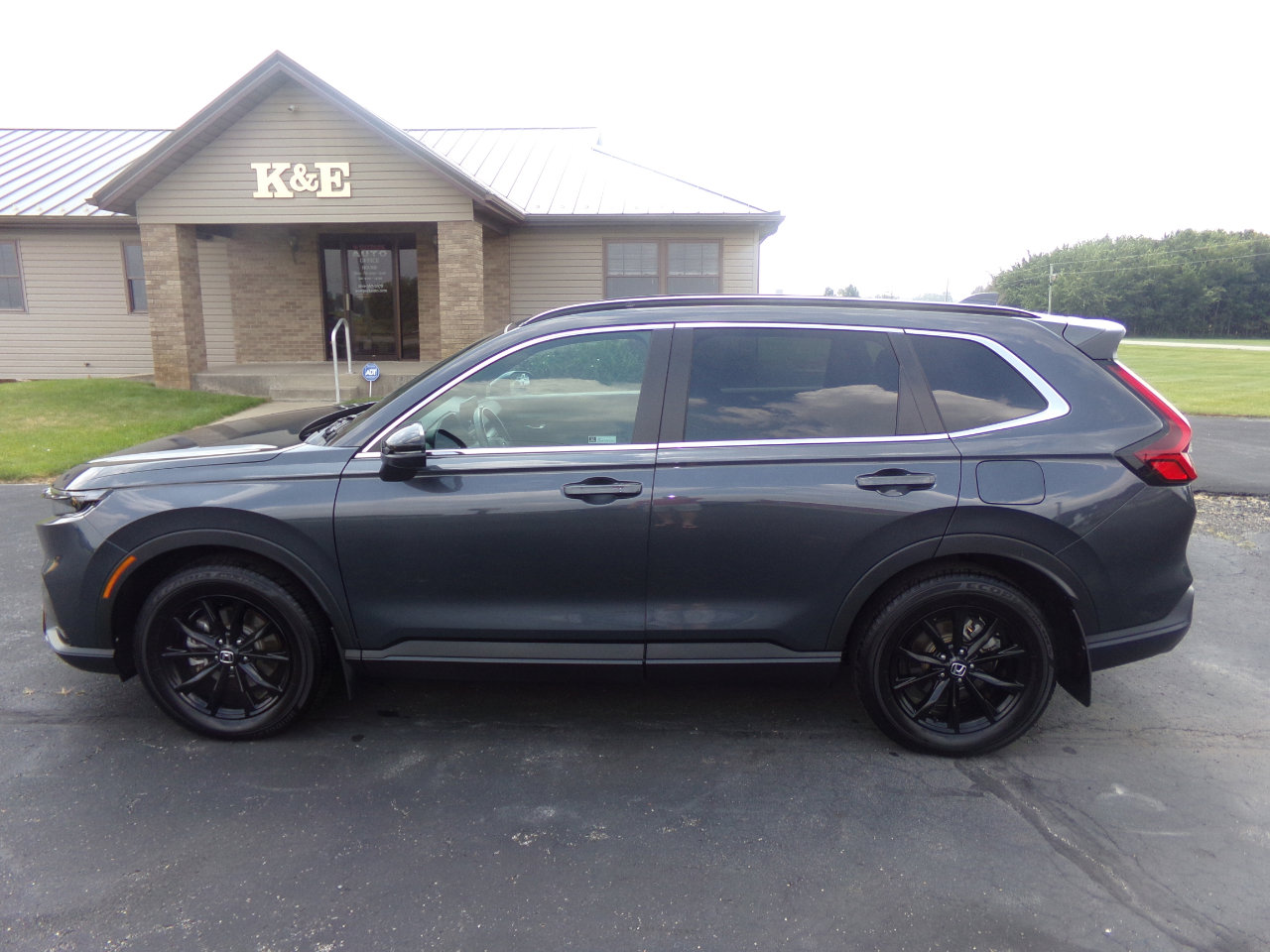 Used 2024 Honda CR-V Sport image 2