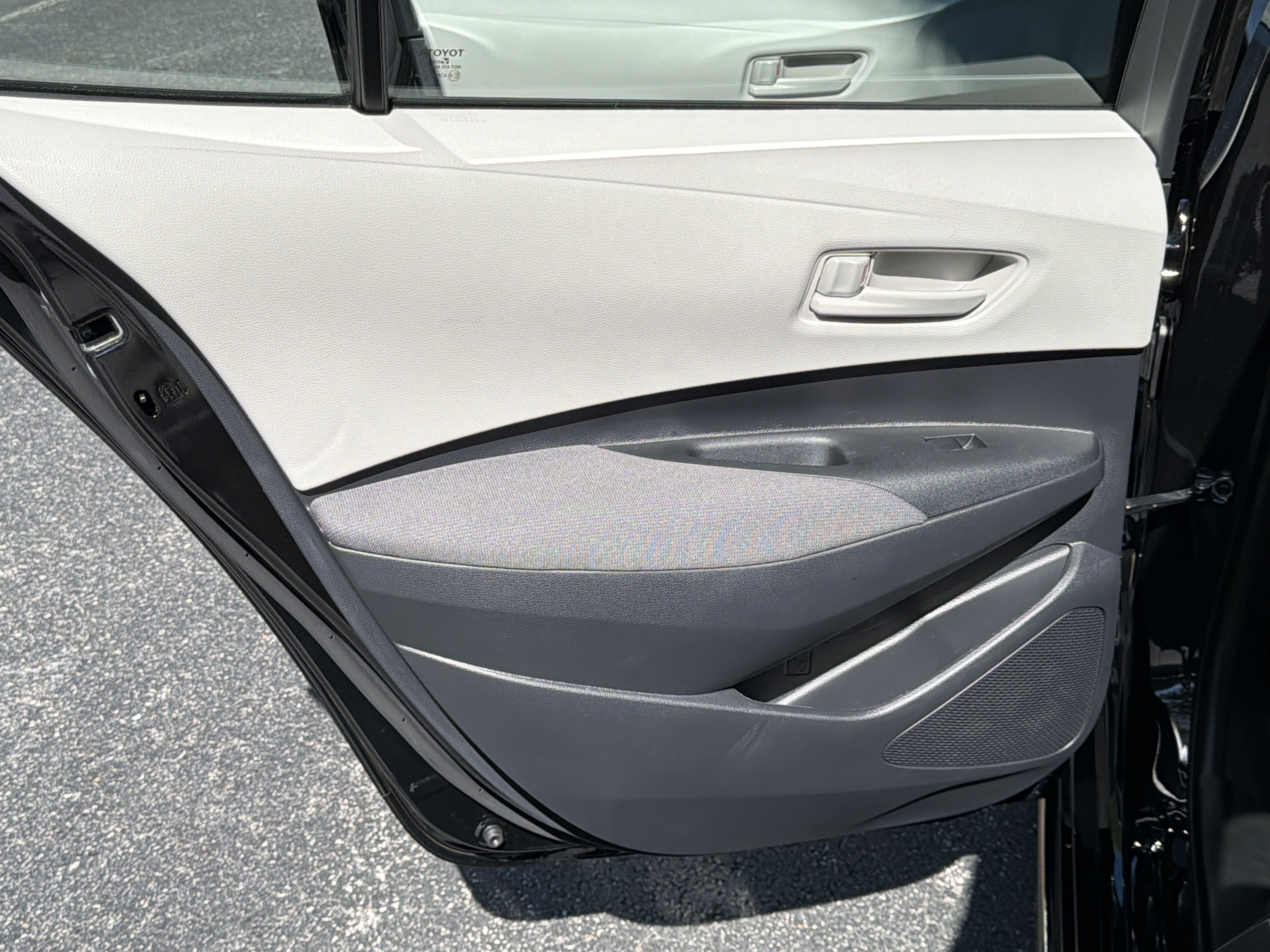 Used 2026 Toyota Corolla LE FWD image 21