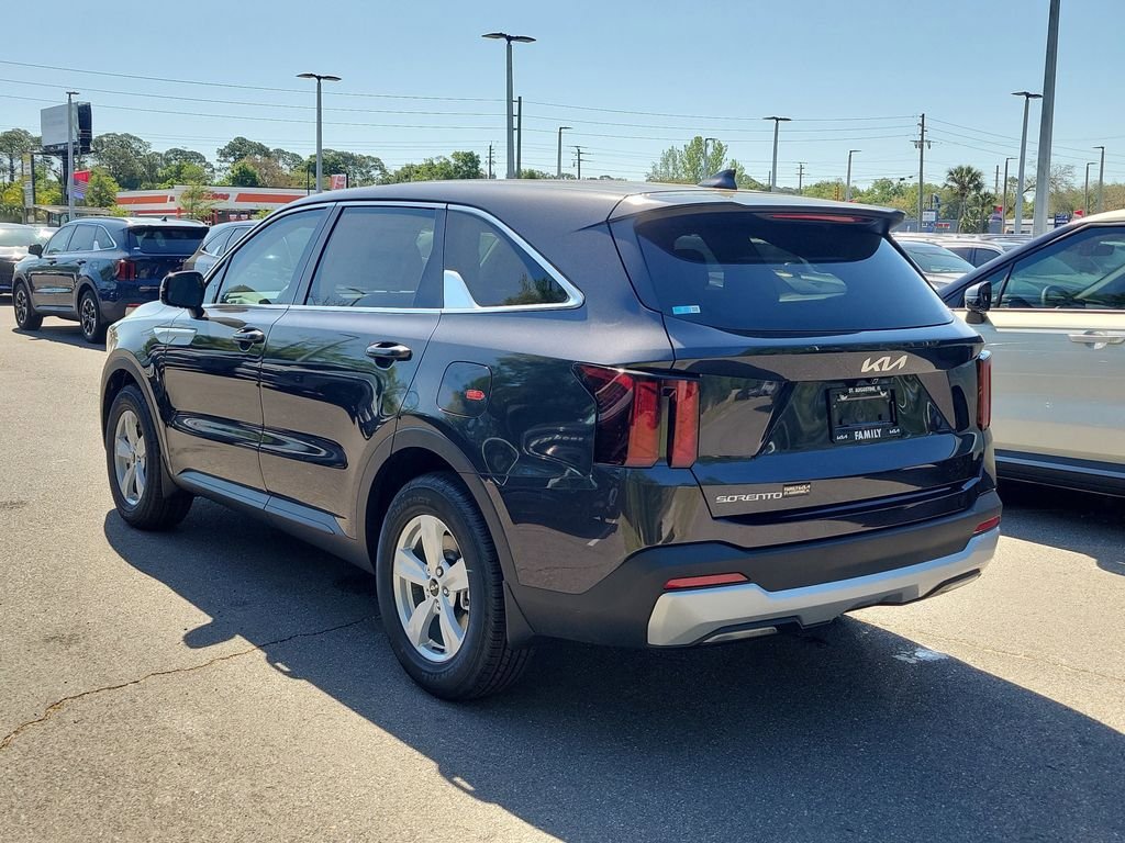 New 2026 Kia Sorento LX FWD image 4