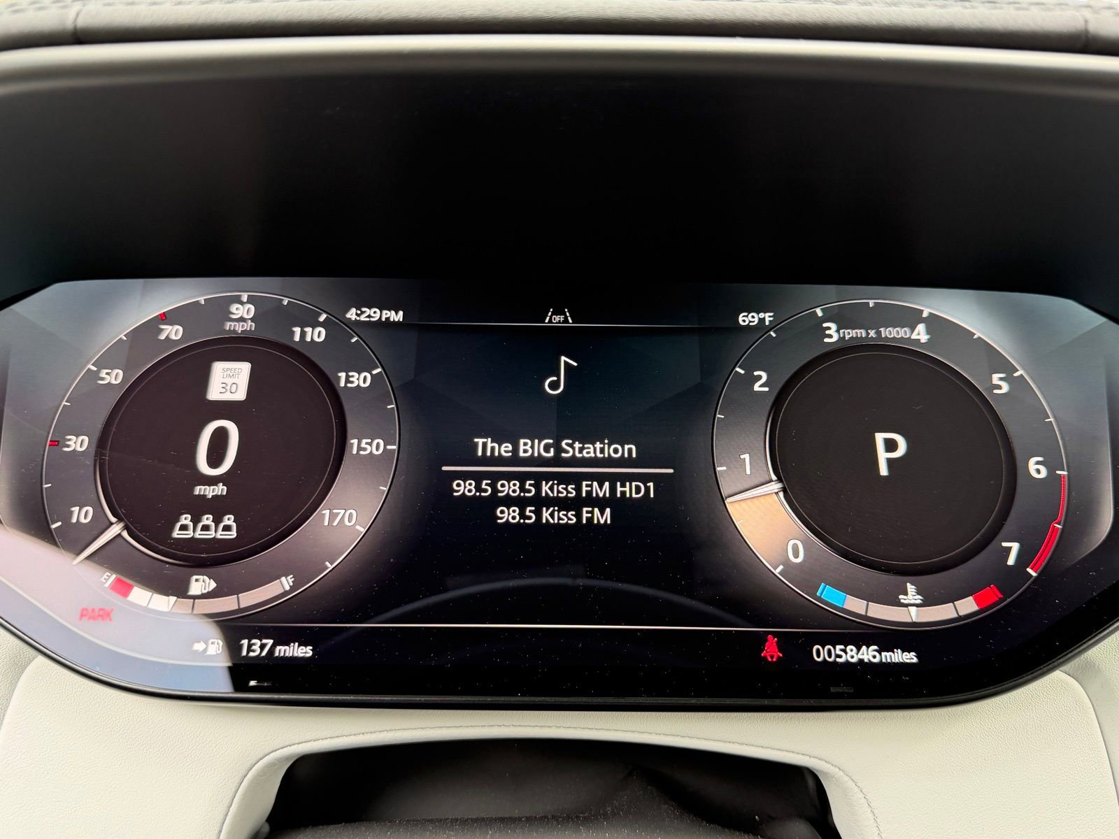 Used 2024 Land Rover Range Rover Sport Dynamic SE image 25