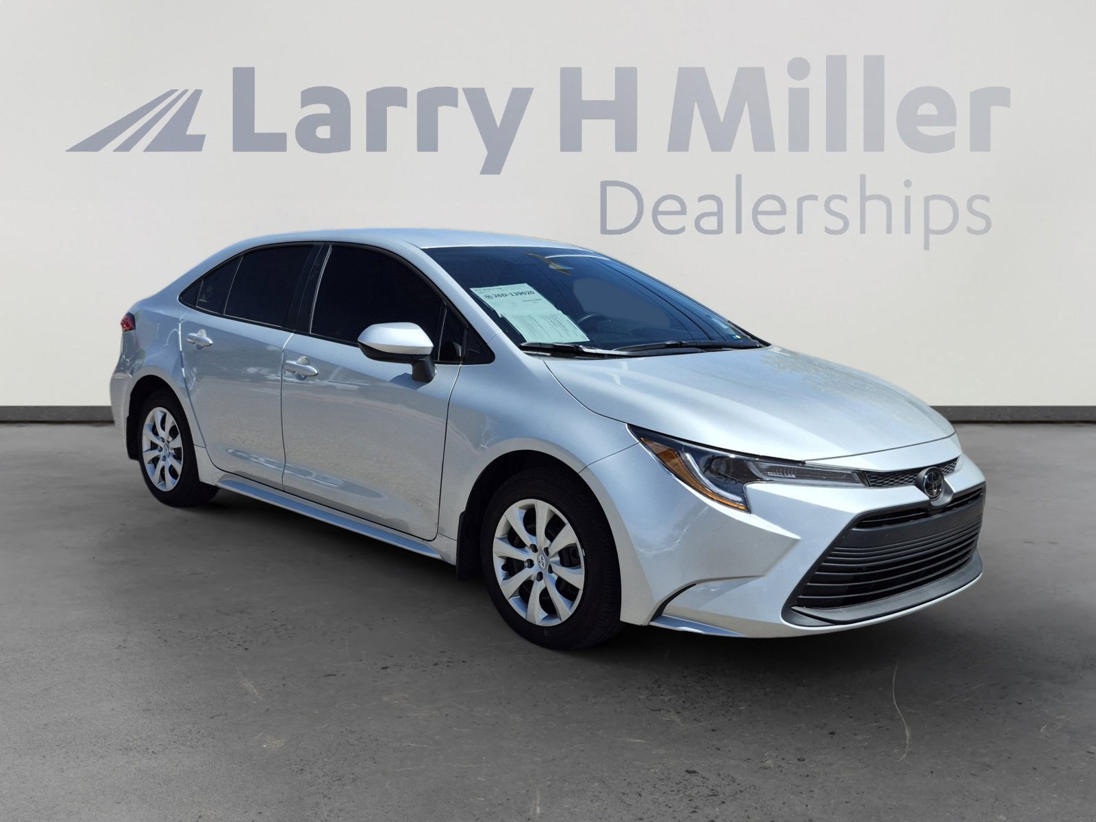 Used 2026 Toyota Corolla LE FWD image 7