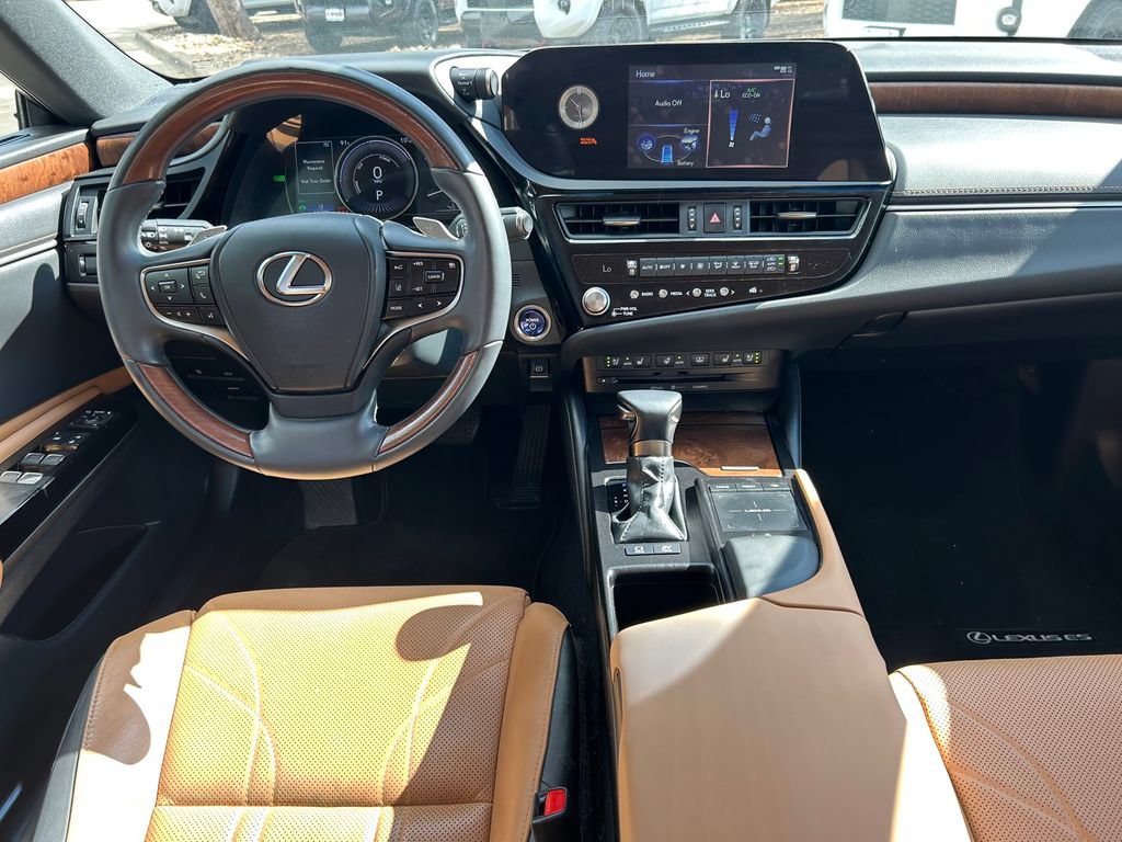 Used 2022 Lexus ES 300h w/ Luxury Package FWD image 17