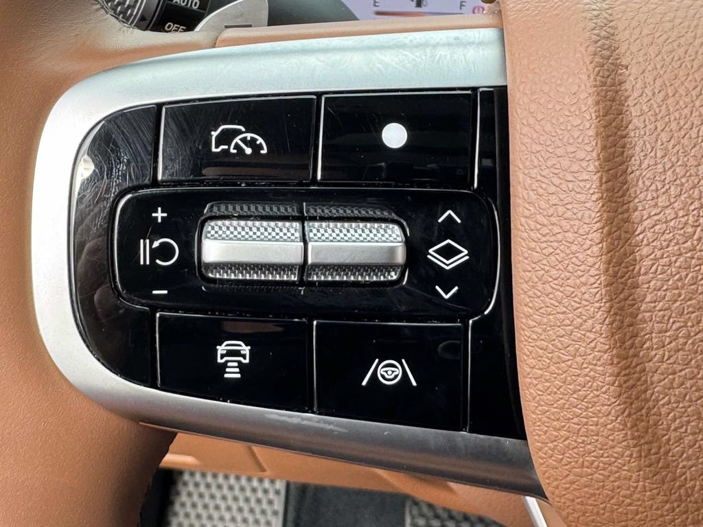 Certified 2026 Genesis GV70 2.5T Advanced AWD/4WD image 23