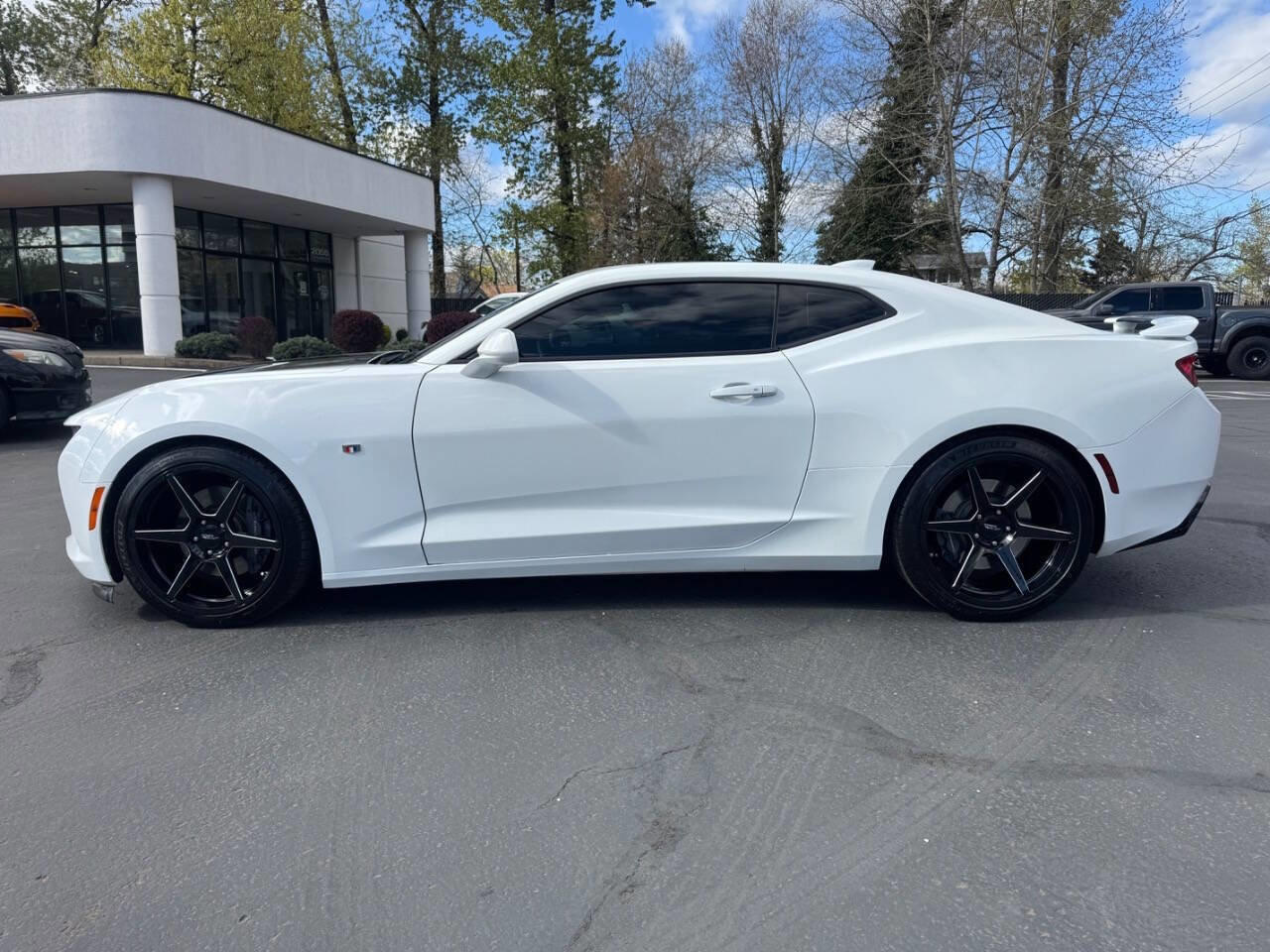 Used 2018 Chevrolet Camaro SS image 2