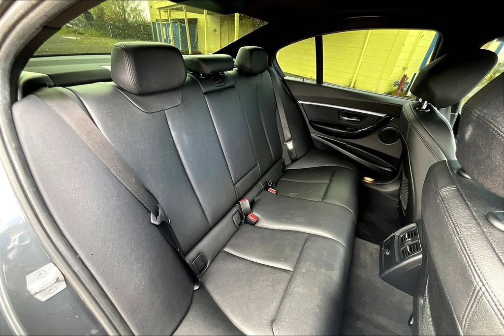 Used 2018 BMW 330i Sedan RWD image 19