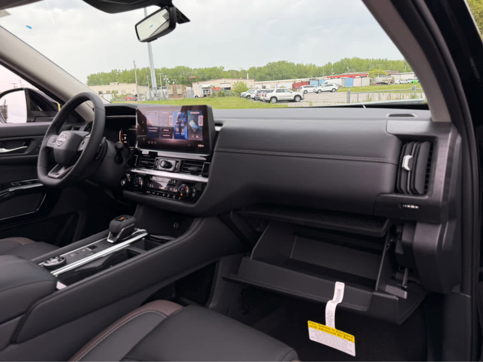 New 2026 Nissan Pathfinder Platinum AWD/4WD image 11