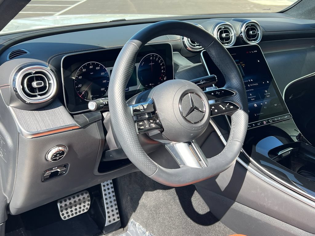 Used 2025 Mercedes-Benz GLC 350e 4MATIC image 16