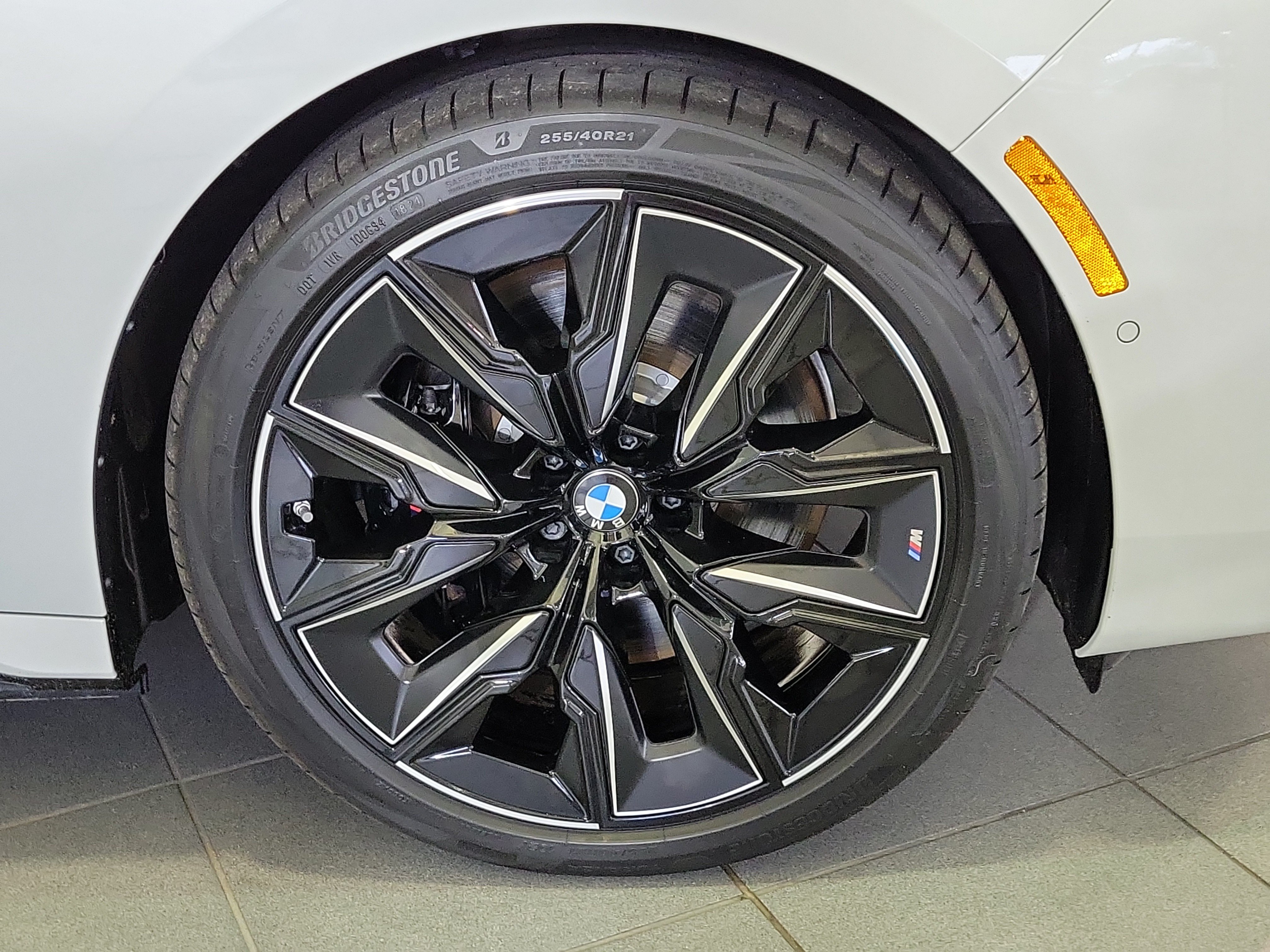 New 2025 BMW i7 xDrive60 image 5