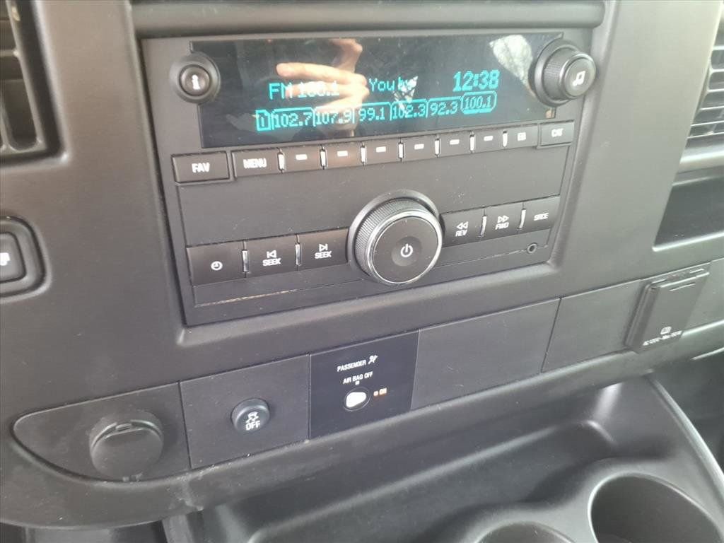 Used 2016 GMC Savana 2500 image 25