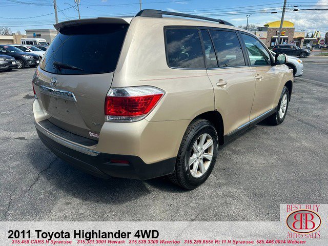 Used 2011 Toyota Highlander SE w/ Tow Pkg AWD/4WD image 3