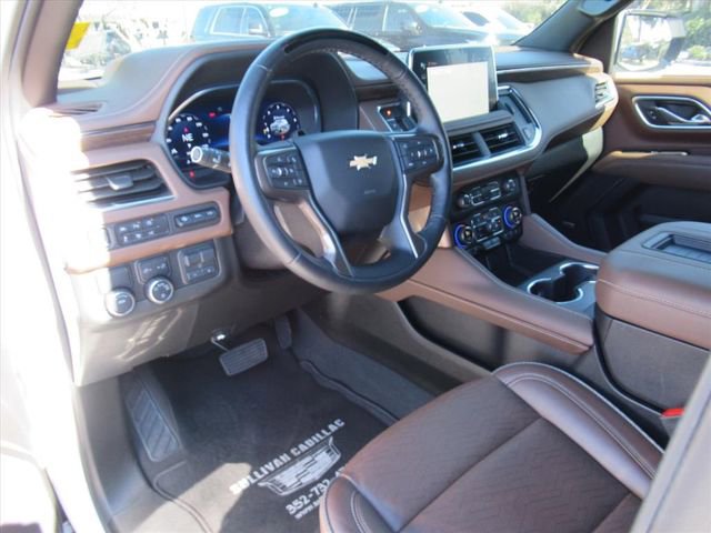 Used 2024 Chevrolet Suburban High Country w/ Advanced Technology Package image 17