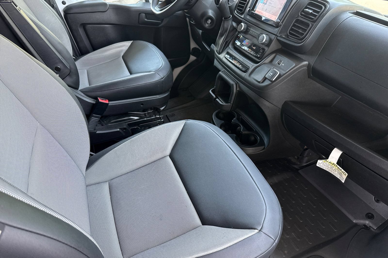 Used 2024 RAM ProMaster 2500 w/ Convenience Group FWD image 22