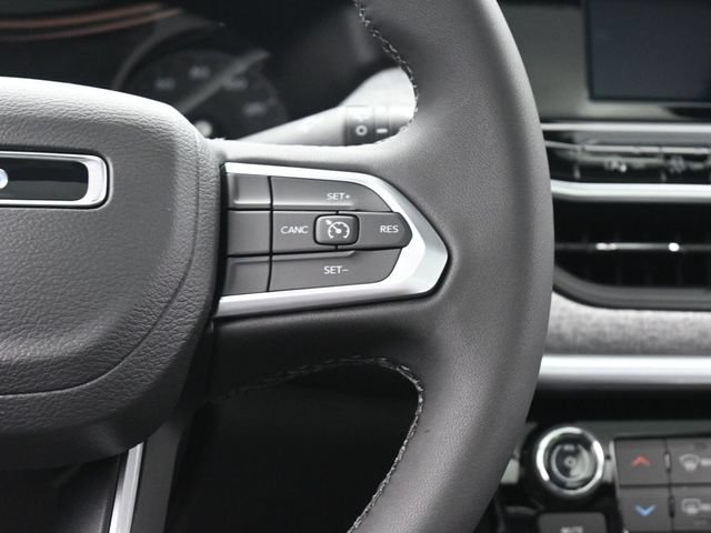 New 2025 Jeep Compass Latitude w/ Sun & Sound Group AWD/4WD image 29
