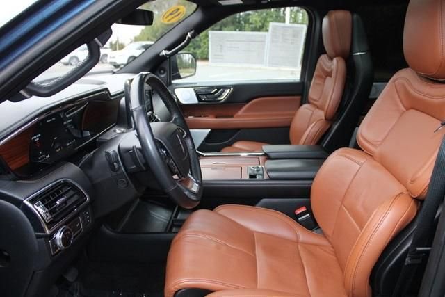 Used 2019 Lincoln Navigator L Reserve w/ Cargo Package AWD/4WD image 4