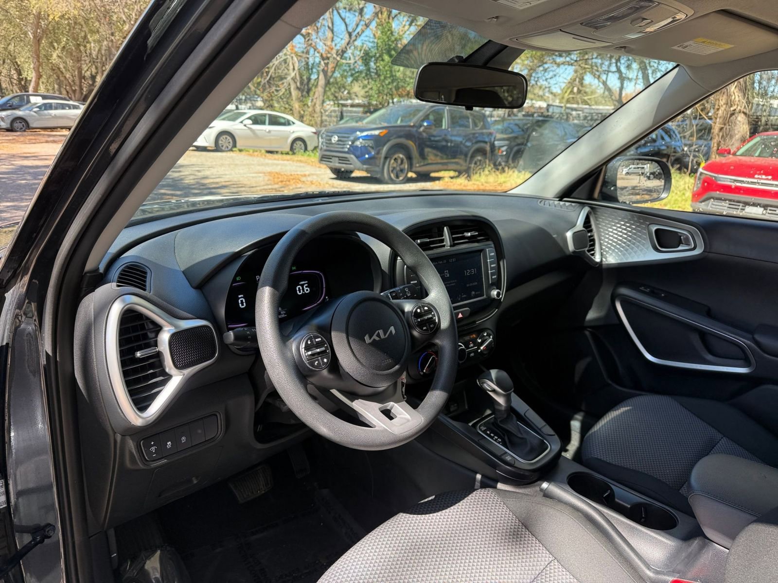 Used 2025 Kia Soul LX w/ LX Technology Package image 29