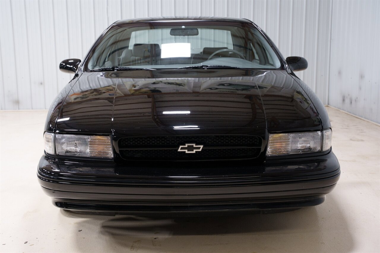 Used 1996 Chevrolet Impala SS RWD image 28
