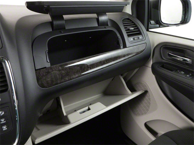 Used 2012 Dodge Grand Caravan SXT FWD image 18
