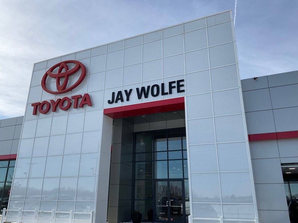 Used 2016 Toyota RAV4 XLE image 25