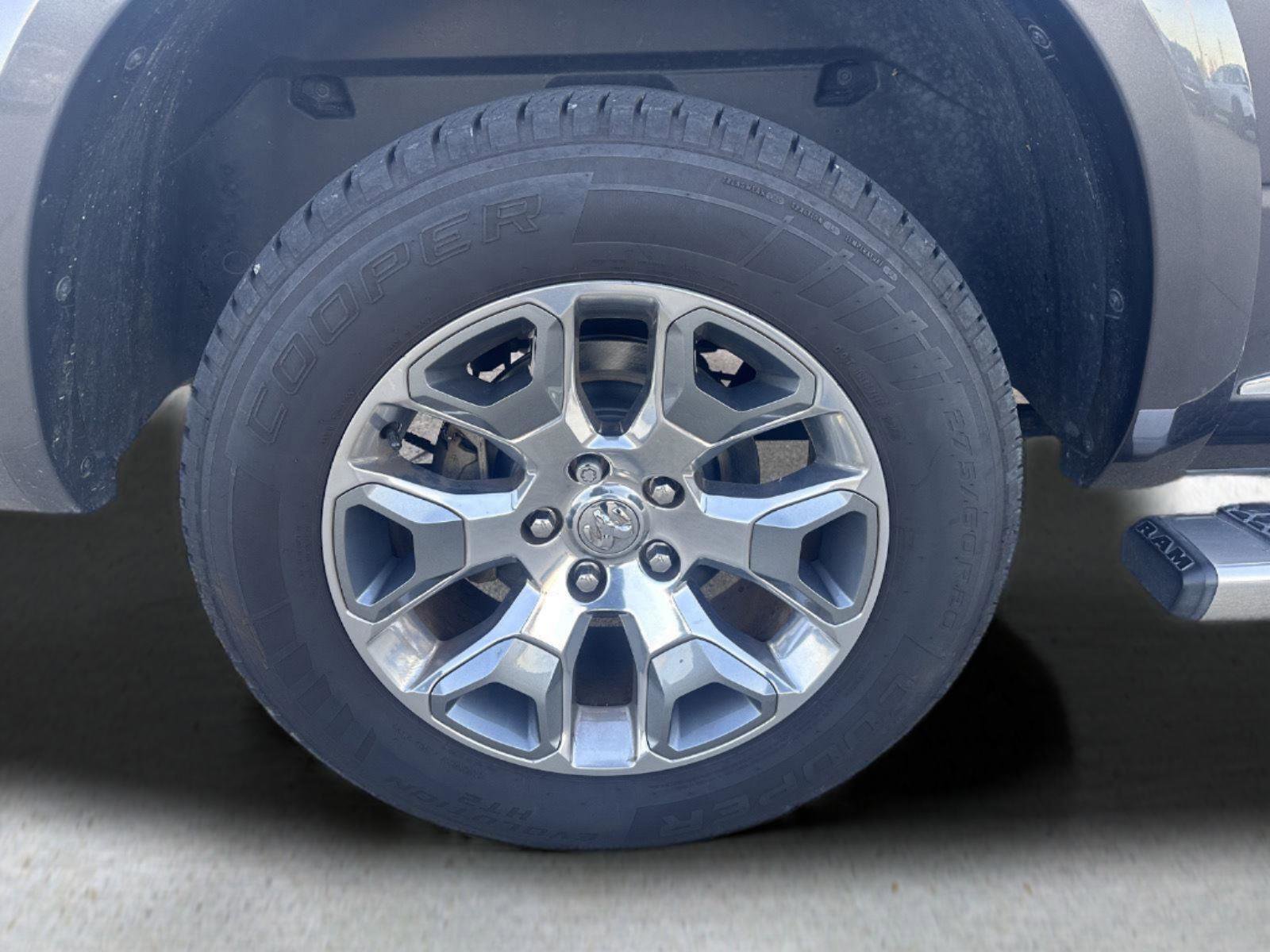 Used 2017 RAM 1500 Limited image 24