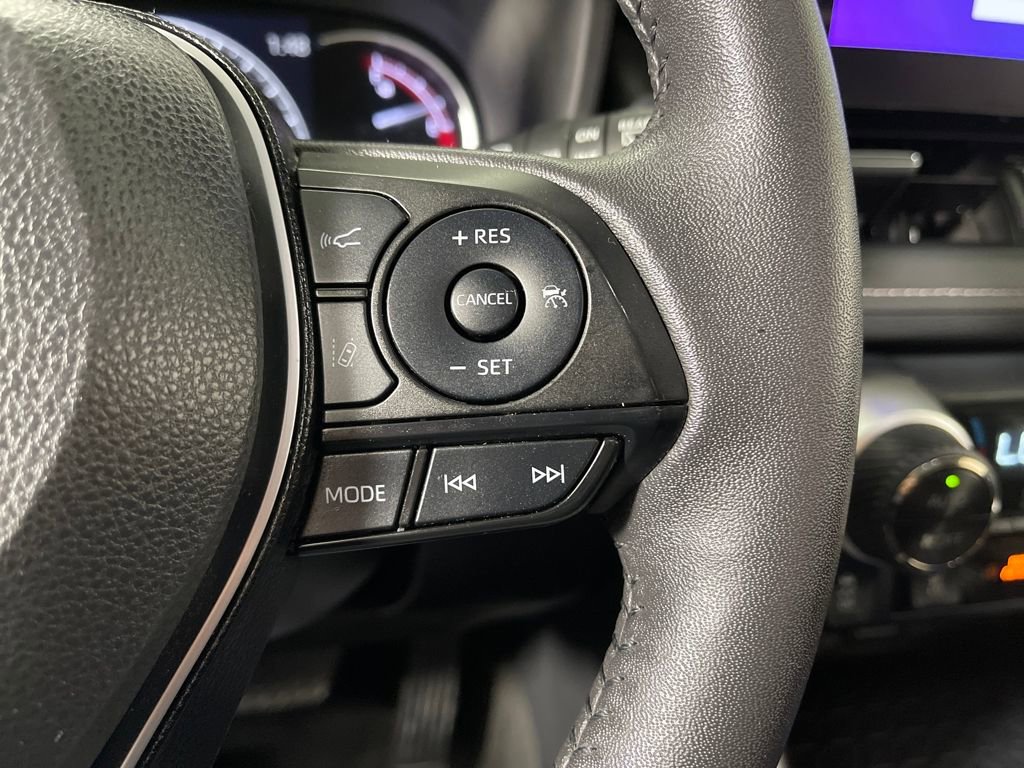 Used 2023 Toyota RAV4 XLE Premium AWD/4WD image 27