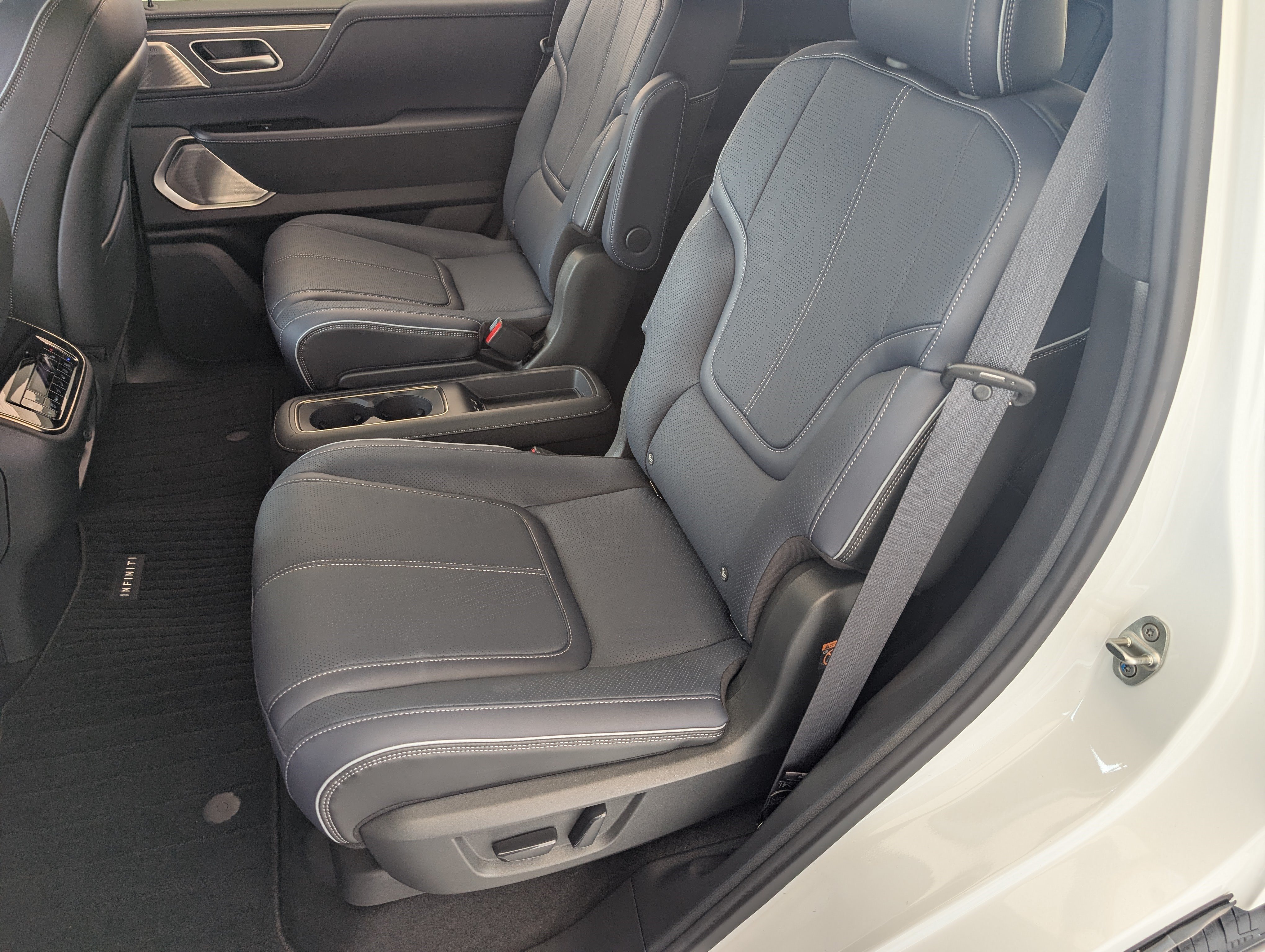 Used 2026 INFINITI QX80 4WD w/ Sport Exterior Package image 18