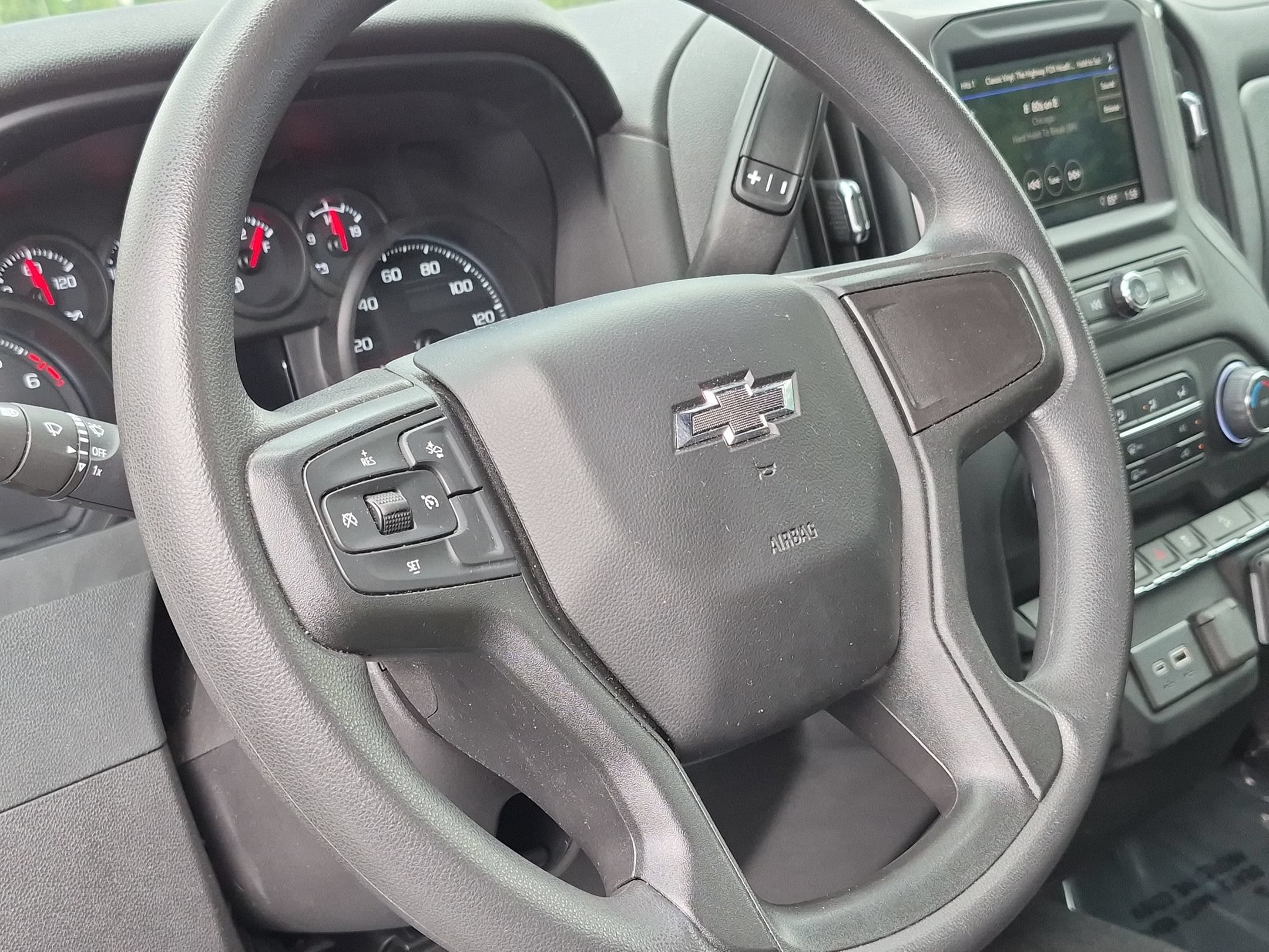 Used 2024 Chevrolet Silverado 1500 Custom Trail Boss w/ Dark Appearance Package AWD/4WD image 18