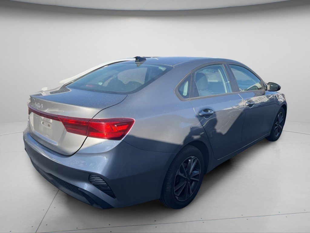 Used 2022 Kia Forte LXS FWD image 13