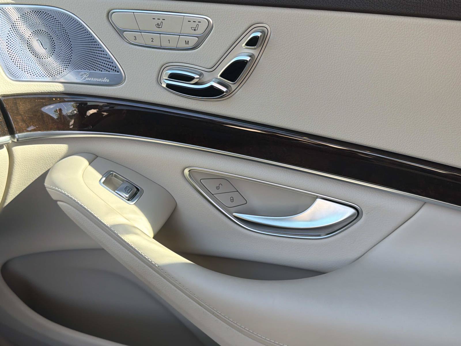Used 2020 Mercedes-Benz S 560 Sedan image 19