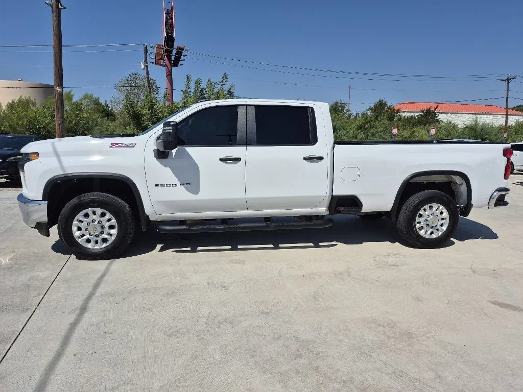 Used 2021 Chevrolet Silverado 2500 W/T w/ WT Convenience Package AWD/4WD image 2
