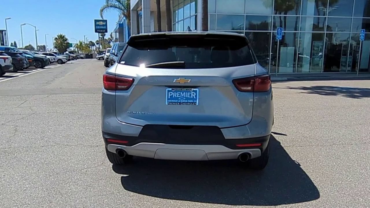 Used 2025 Chevrolet Blazer LT AWD/4WD image 7
